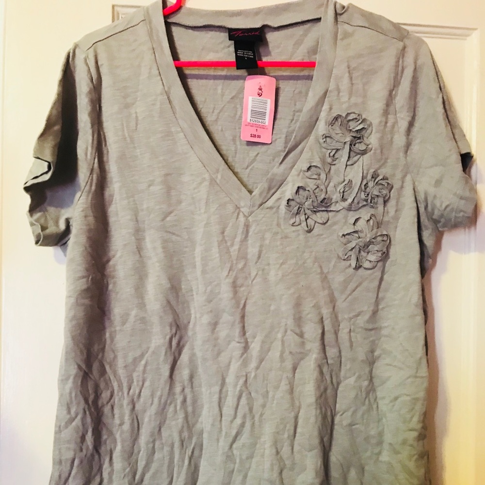 NWT Torrid Shirt with fun cut detail